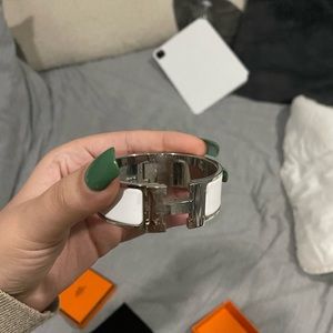Hermes authentic clic clam h bracelet with the thick white band